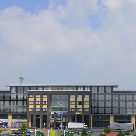 Fletcher Hotel-Restaurant Parkstad- Zuid Limburg Керкраде Екстериор снимка
