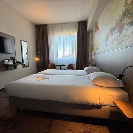 Fletcher Hotel-Restaurant Parkstad- Zuid Limburg Керкраде Екстериор снимка