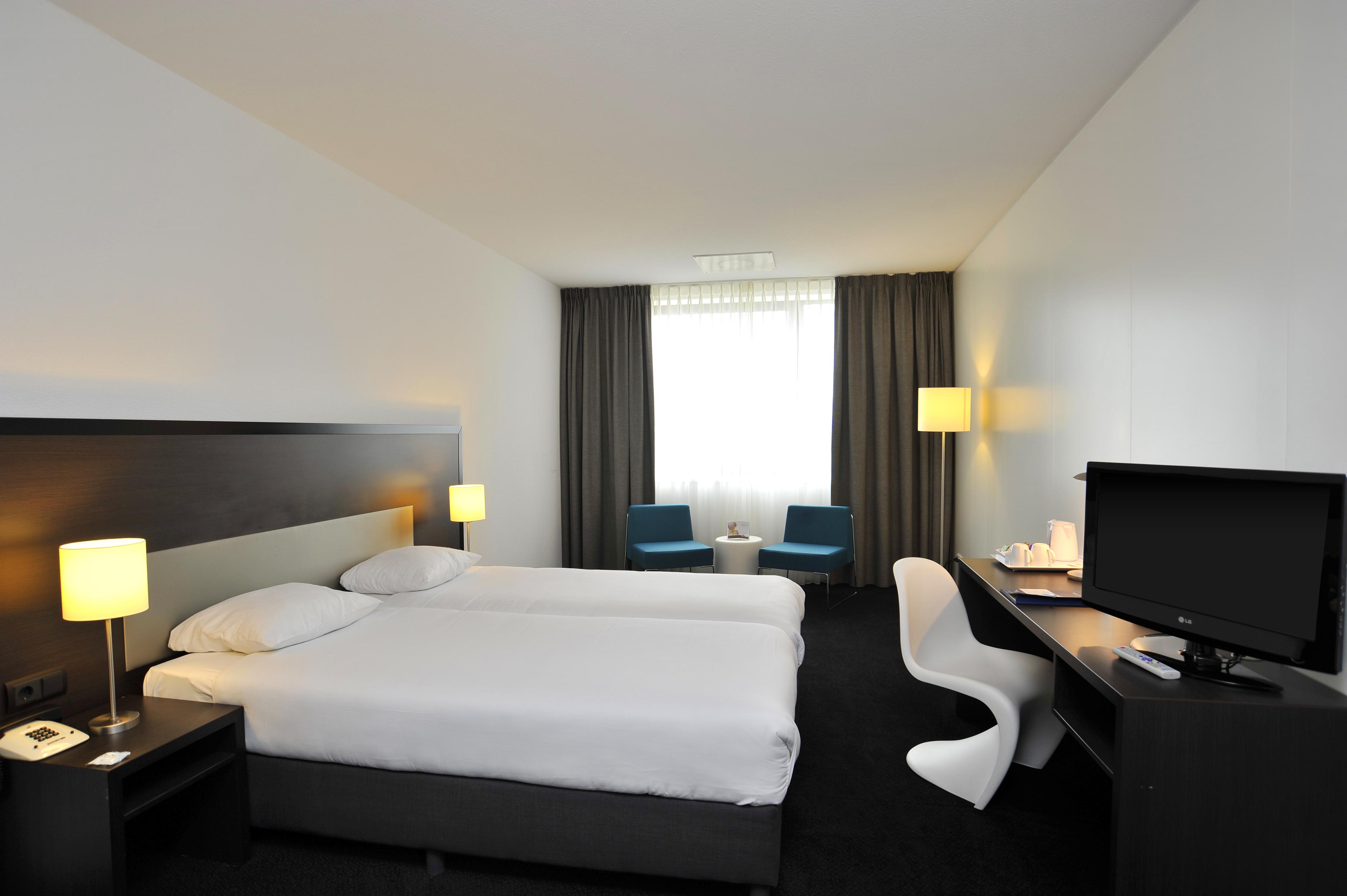 Fletcher Hotel-Restaurant Parkstad- Zuid Limburg Керкраде Екстериор снимка