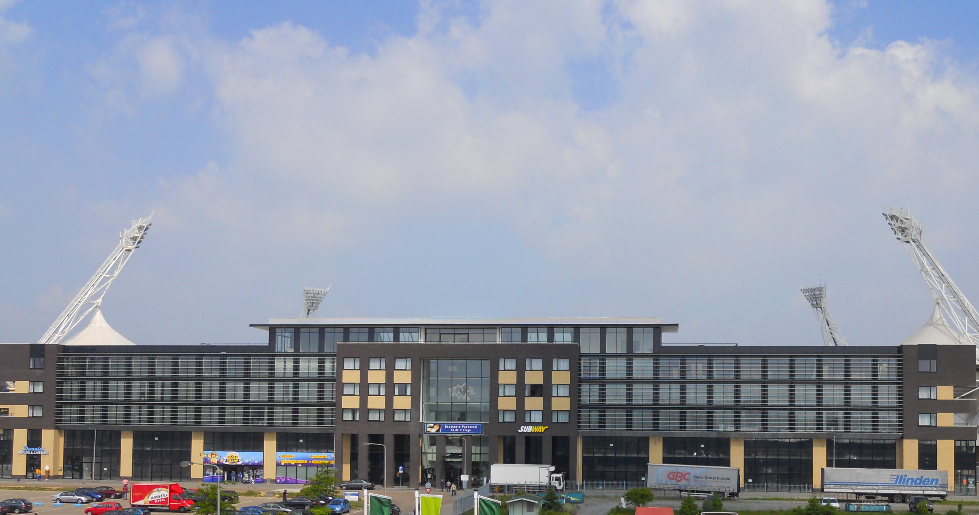 Fletcher Hotel-Restaurant Parkstad- Zuid Limburg Керкраде Екстериор снимка