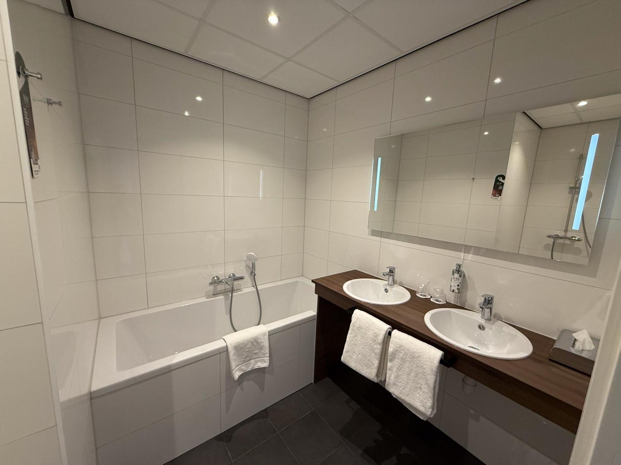 Fletcher Hotel-Restaurant Parkstad- Zuid Limburg Керкраде Екстериор снимка