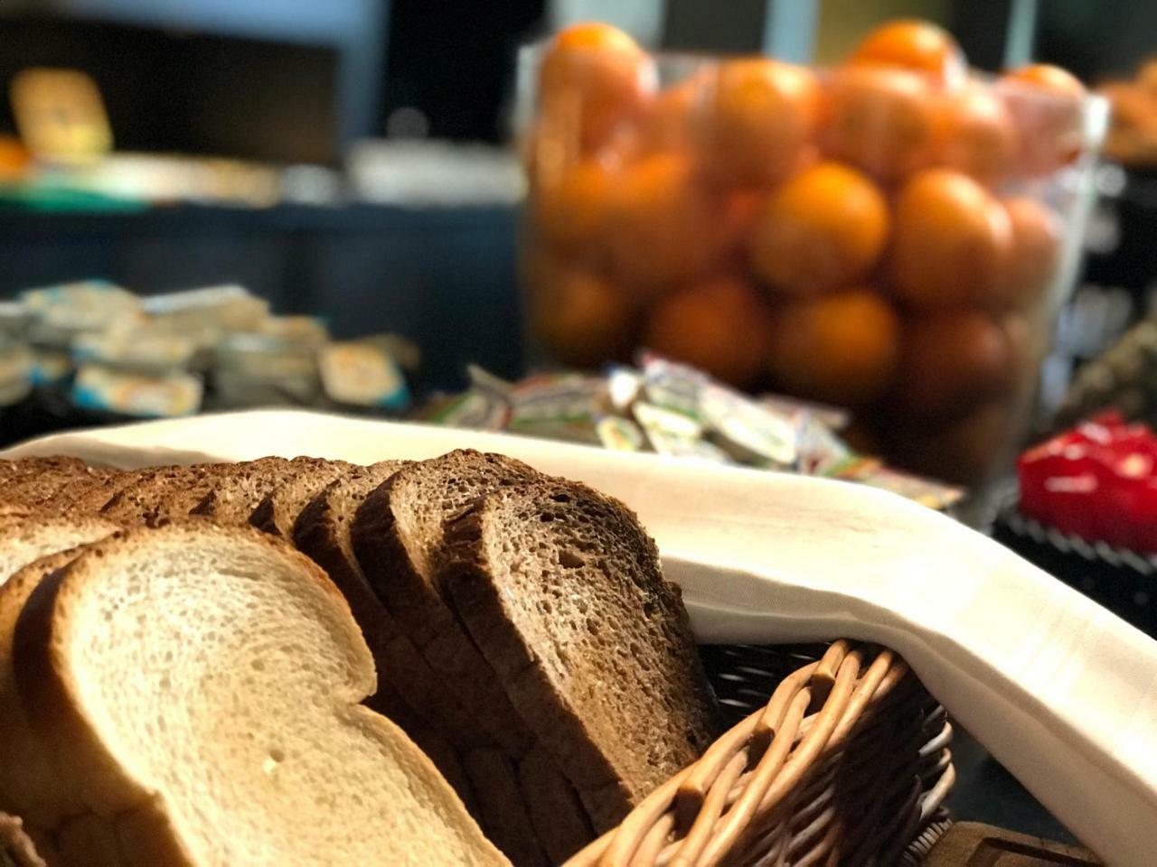 Fletcher Hotel-Restaurant Parkstad- Zuid Limburg Керкраде Екстериор снимка